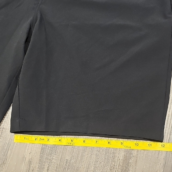 Eddie Bauer Men's Black Flat Front Shorts - Picture 5 of 11